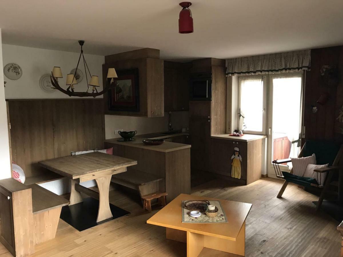 Casa Lupo Apartment Dobbiaco Luaran gambar